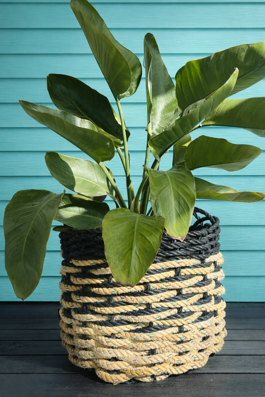 Dorn A’n Mor Repurposed Rope Basket – Black & Yellow